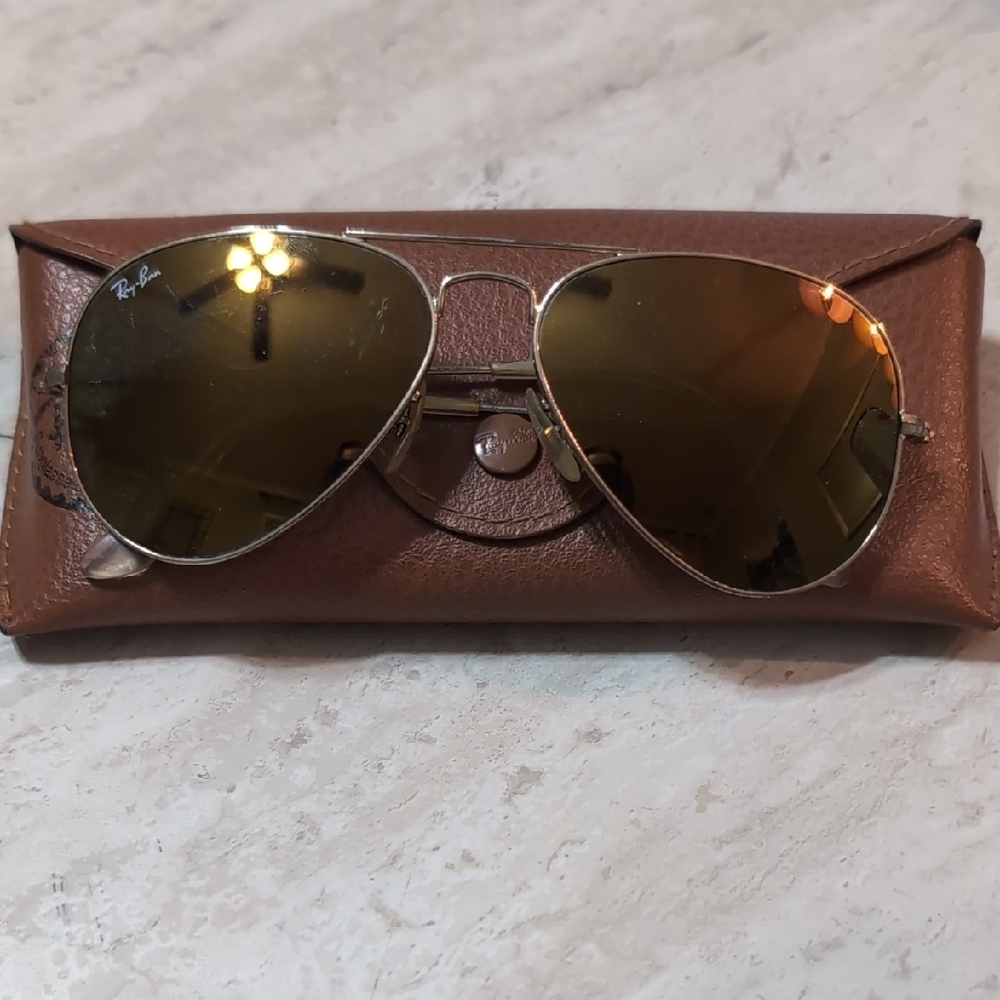 Ray-Ban Gold Aviator Sunglasses